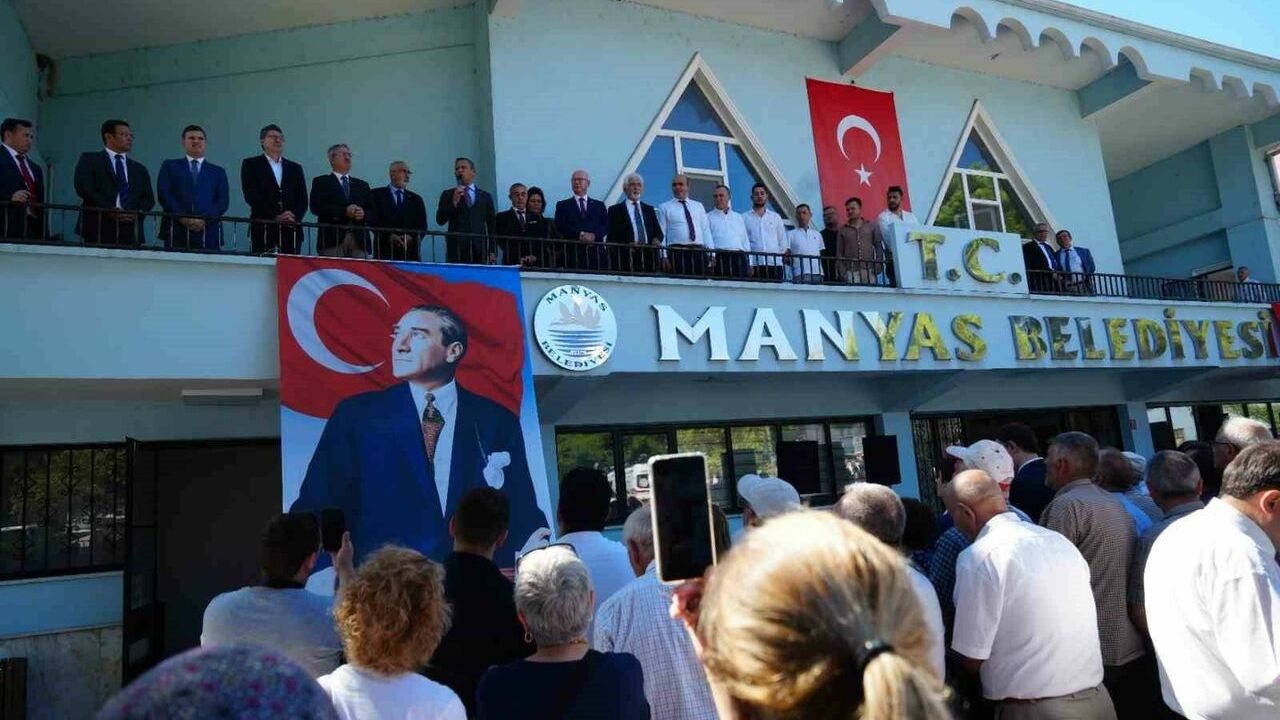 CHP Genel Başkanı Özel: “Avrupa Birliği’ne giriyoruz, milletin yüzünü güldürüyoruz”