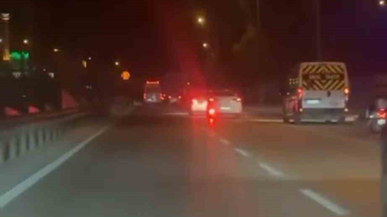 İki sürücünün yol verme inadı kamerada