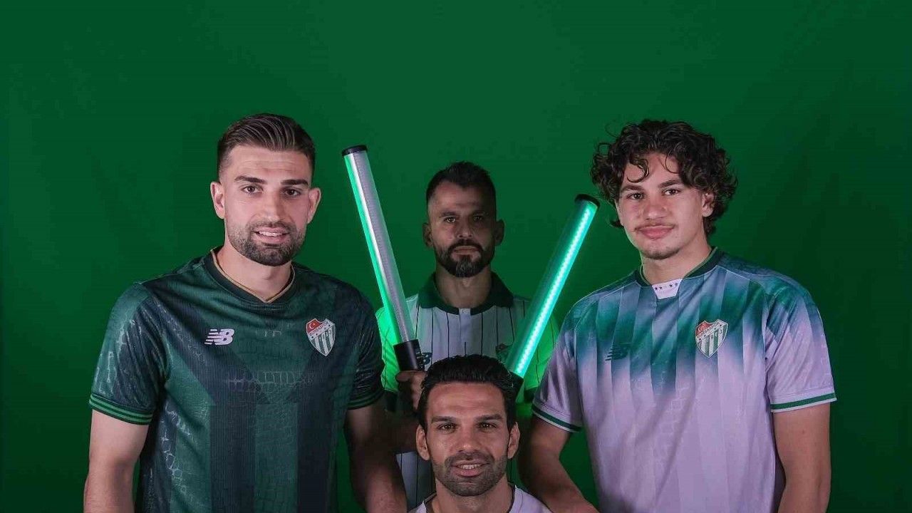 Enes Çelik: "Önce formalar, sonra transferler"