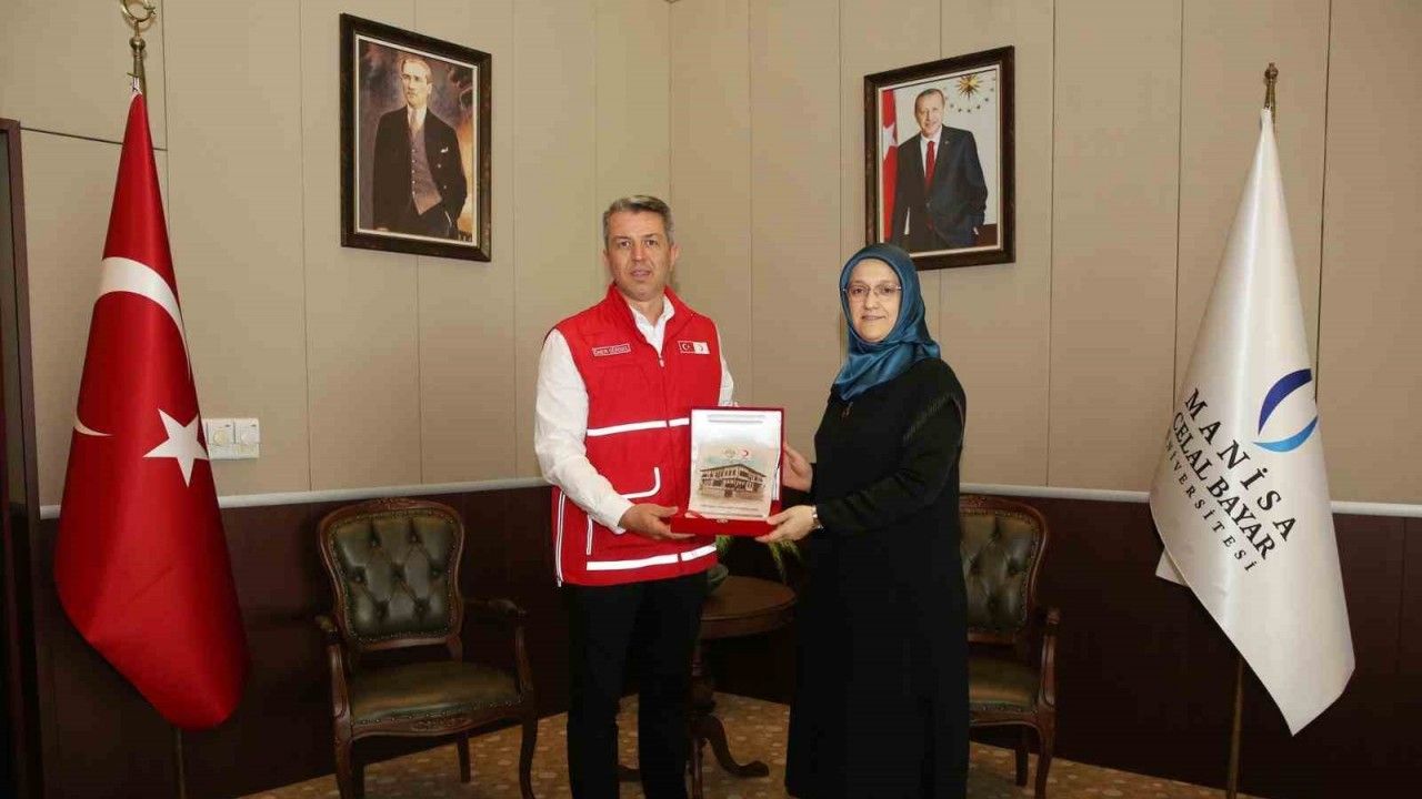 Türk Kızılay Manisa, üniversite öğrencileri için butik açacak