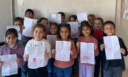Minik öğrencilerden duygulandıran ziyaret