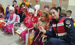 Jandarma’dan miniklere bayram sürprizi