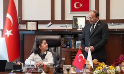 Rektör Çakmak, 23 Nisan’da makamını çocuklara devretti