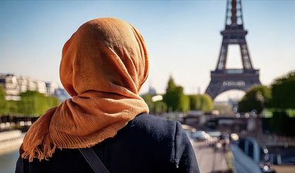 Fransa'da Avukatların Başörtüsü Takması Yasaklandı