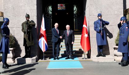 Millî Savunma Bakanı Yaşar Güler, İngiltere Savunma Bakanı John Healey ile Görüştü