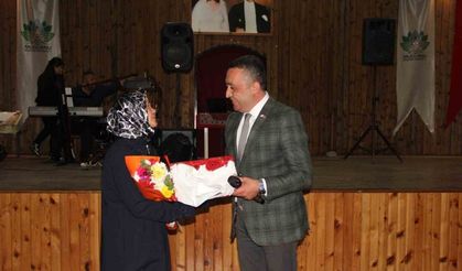 26 yıldır gözü gibi baktığı engelli oğlunu kaybeden anne, ‘Yılın Annesi’ seçildi