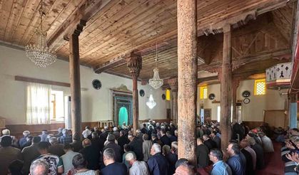 Beyşehir ve Derbent’te çiftçiler yağmur duasında buluştu