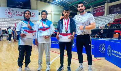 Bitlisli öğrenciler bilek güreşinde Türkiye finallerinde
