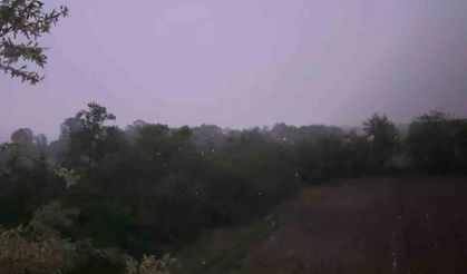 Bolu’da şimşekler geceyi aydınlattı