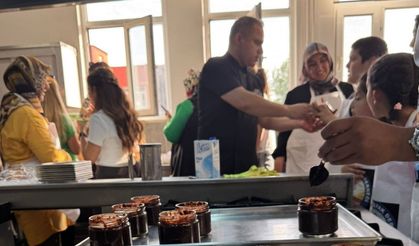 Çocuklar glütensiz kek yaptı