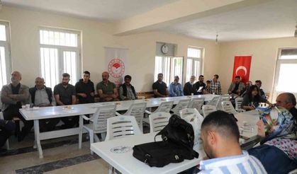 Elazığ’da üreticilere yönelik eğitimler sürüyor