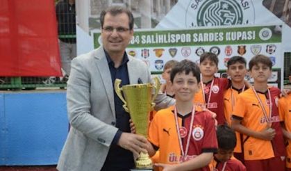 Galatasaray ve Fenerbahçe şampiyon