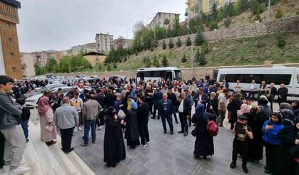 Hacı adayları Bayburt’tan dualarla kutsal topraklara uğurlandı