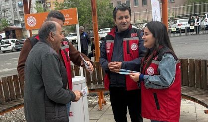 Hakkari’de kadına şiddete karşı farkındalık standı