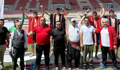 Hakkarili güreşçilerden büyük başarı