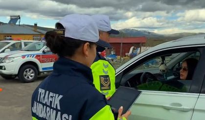 Jandarma örnek sürücüleri ödüllendirdi