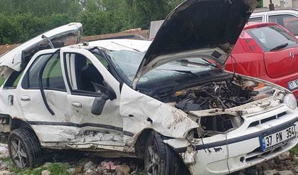 Kastamonu’da iki otomobil çarpıştı: 2 yaralı