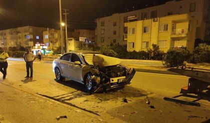 Kontrolden çıkan otomobil, kamyonete çarptı: 2 yaralı