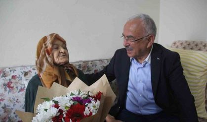 Ordulu 110 yaşındaki Hayriye nine, Anneler Günü’nde unutulmadı