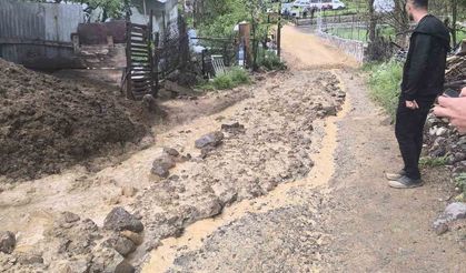 Sivas’ta sağanak sonrasında ahır, sel sularına teslim oldu