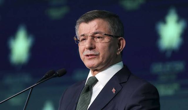Ahmet Davutoğlu: "Hem İktidara Hem Ana Muhalefete Sesleniyorum, Türkiye'nin Sorunlarını Tartışın"