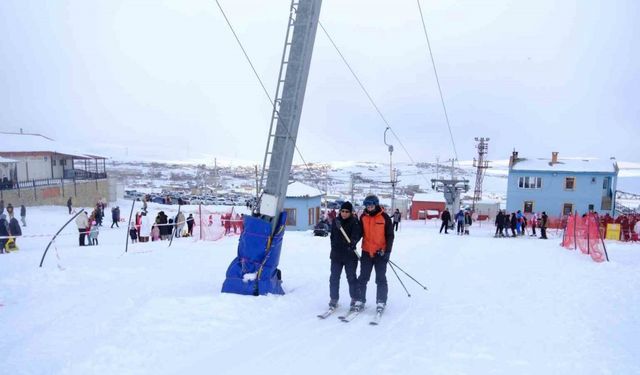 Abalı Kayak Merkezi kayakseverleri ağırladı