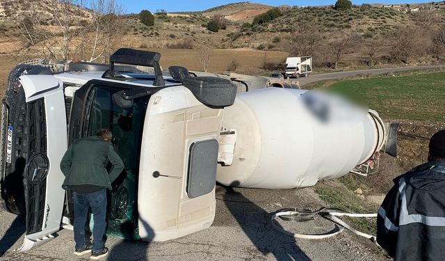 Adıyaman’da beton mikseri devrildi