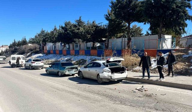 Adıyaman’da zincirleme trafik kazasında 1 kişi yaralandı