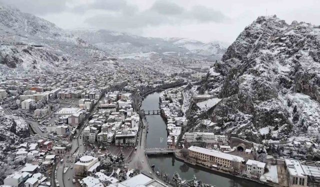 Barajların alarm verdiği Amasya’da Şubat’ta yağan kar yüzleri güldürdü
