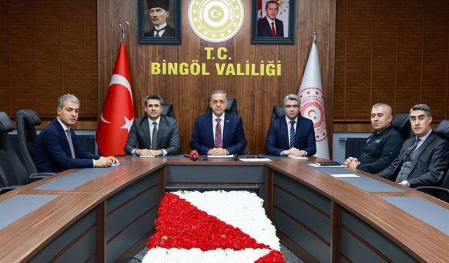 Bingöl’de, depremlerde hayatını kaybedenler anıldı