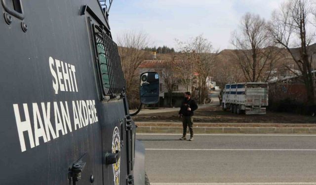 Bingöl’de polis ekiplerinden şok uygulaması