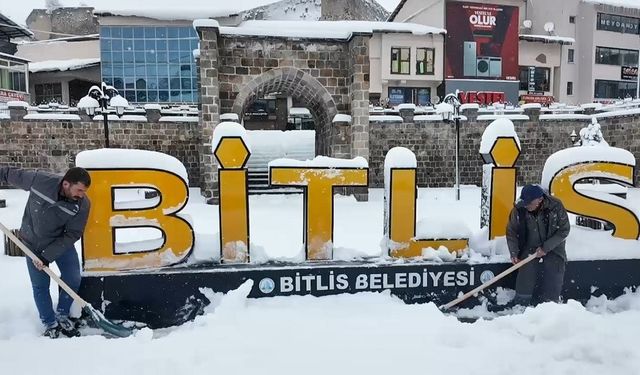 Bitlis’te 300 köy yolu ulaşıma kapandı
