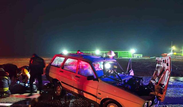 Konya’da kamyona çarpan otomobilin sürücüsü öldü