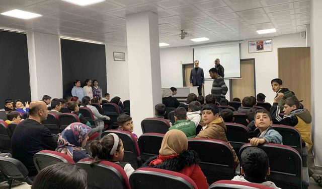 Müftülükten öğrencilere değerler eğitimi semineri