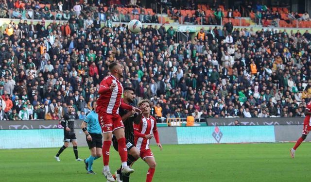 Trendyol Süper Lig: Konyaspor: 1 - Samsunspor: 0 (İlk yarı)