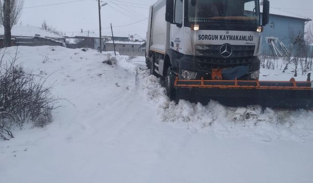Yozgat’ta İl Özel İdaresi ekipleri kar mücadelesi veriyor
