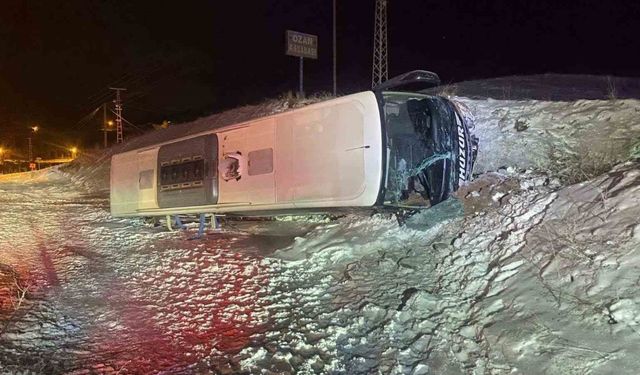 Yozgat’ta yolcu otobüsü devrildi: 5 yaralı