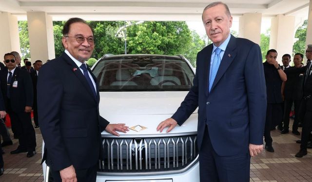 Cumhurbaşkanı Erdoğan'dan Malezya Başbakanı İbrahim'e Togg Hediyesi