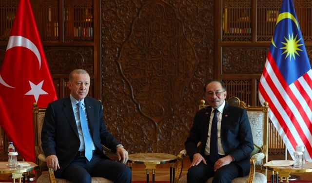 Cumhurbaşkanı Erdoğan: Türkiye-Malezya Ticaret Hacmi 10 Milyar Dolara Çıkacak!