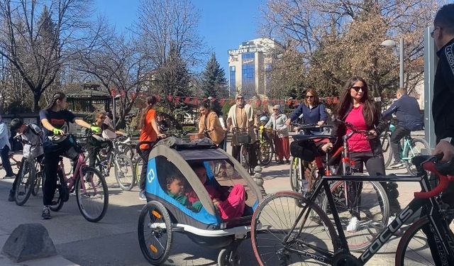 8 Mart Dünya Kadınlar Günü’nde farkındalık için pedal çevirdiler