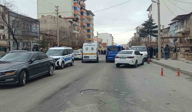 Aile içi kavga ihbarına giden polisler saldırıya uğradı