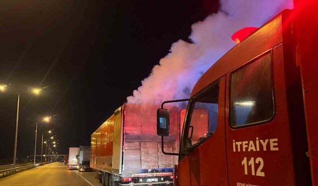 Amasya’da kuruyemiş yüklü TIR’ın dorsesinde korkutan yangın