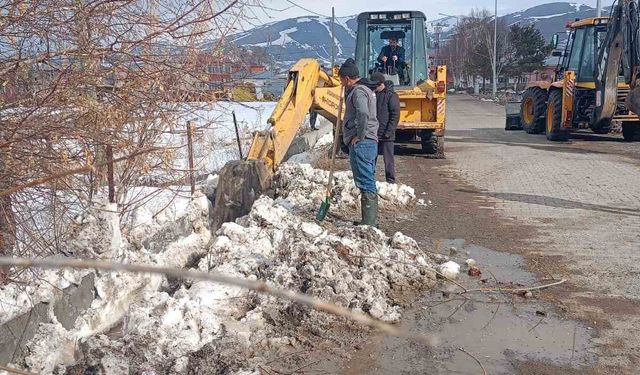 Ardahan’da belediye ekipleri, su ve sel baskınlarına karşı önlemlerini aldı