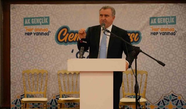 Bakan Bak, Edirne’de gençlerle iftarda buluştu