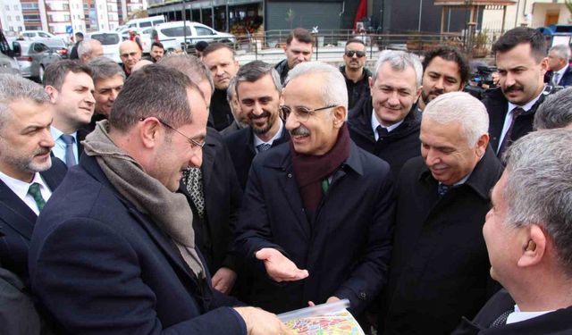 Bakan Uraloğlu: "Samsun’dan Sarp’a kadar şehir geçişleri noktasında Akçaabat en yoğun geçişlerimizin bir tanesi"