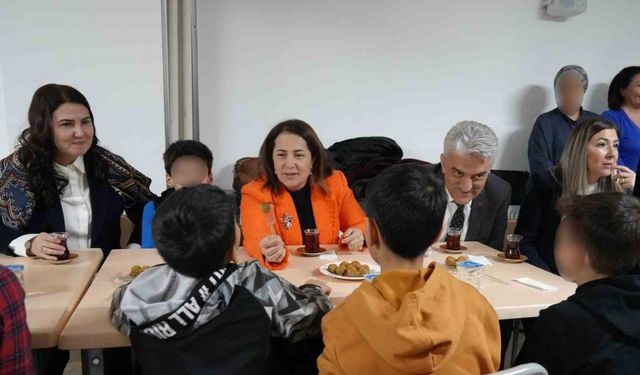 Bakan Yardımcısı Madak, devlet korumasındaki çocuklarla iftar yaptı
