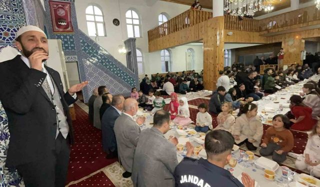 Bartın da ’ ilk orucum İlk iftarım ’ etkinliğince çocuklar camiye sığmadı