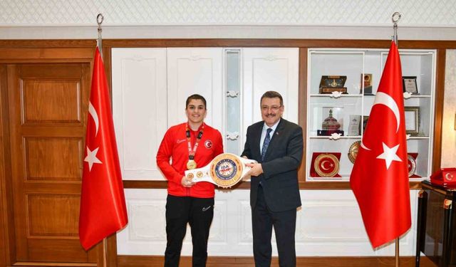 Başkan Genç Dünya Şampiyonu Busenaz Sürmeneli’yi ağırladı