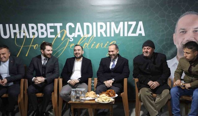 Başkan Özdemir, Muhabbet Çadırı’nda vatandaşlarla buluştu