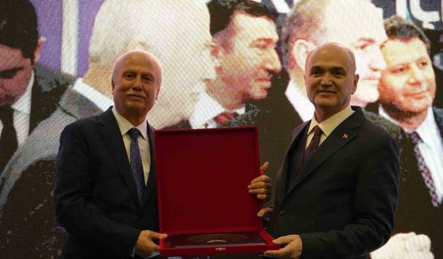 Başkan Özlü’ye vefa iftarında teşekkür